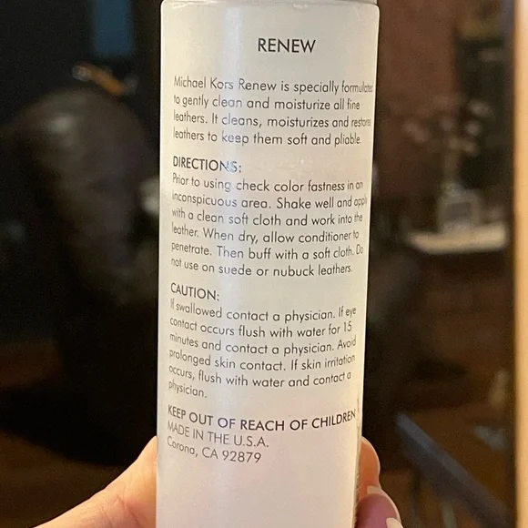 Michael Kors Renew and Protect Leather Care - Picture 6 of 7